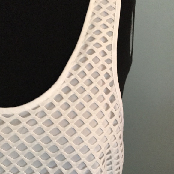 Banana Republic Mesh Tank Top Blouse Size Small - Picture 4 of 12